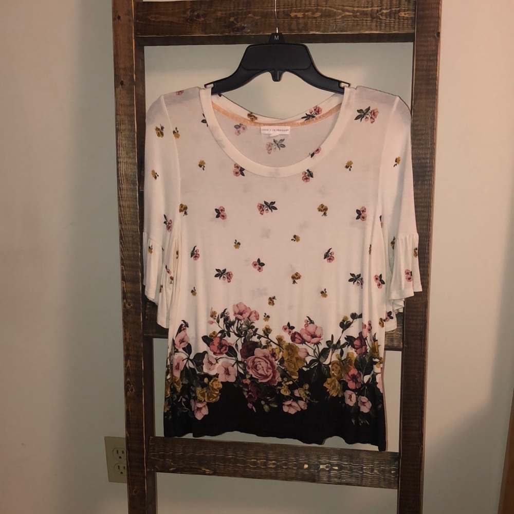 Beautiful Top! From Buckle!